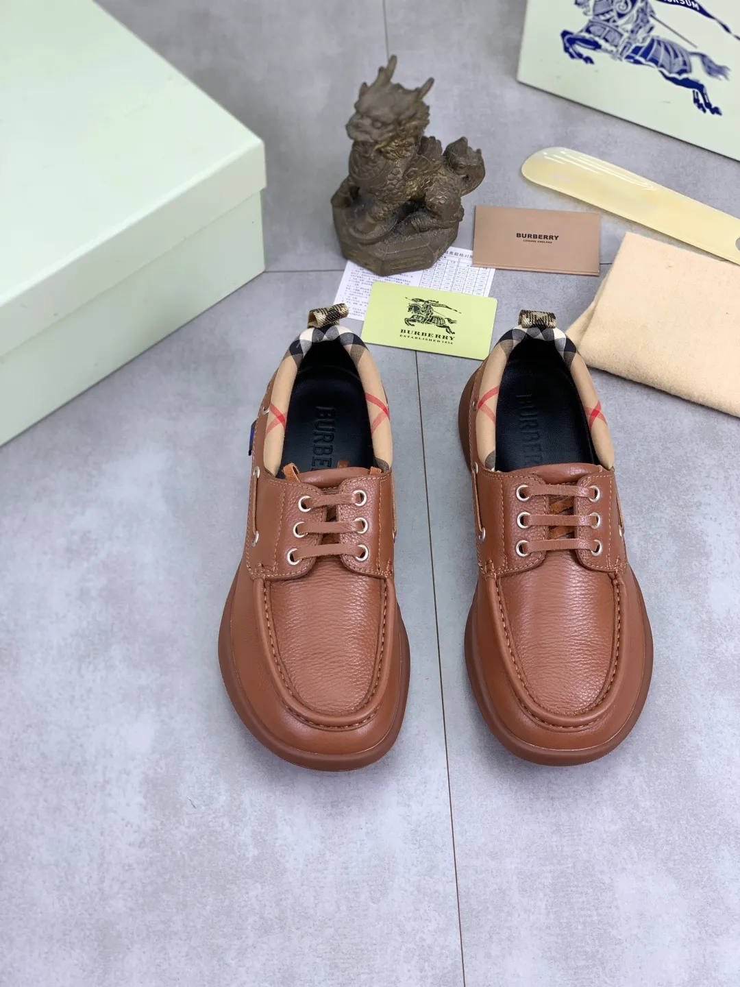 Men's Men's Shoes 💰P700 💰【New Style】Top Version 🆘【Burberry】New Burberry Slippers Launched, Perfect Workmanship! 🔥Perfect shape and top quality🙈Non-slip and wear-resistant high-end rubber outsole👣Versatile and comfortable shoes, standard size: 39-45 (customized 38-46) 2️⃣colors available Top-quality packaging